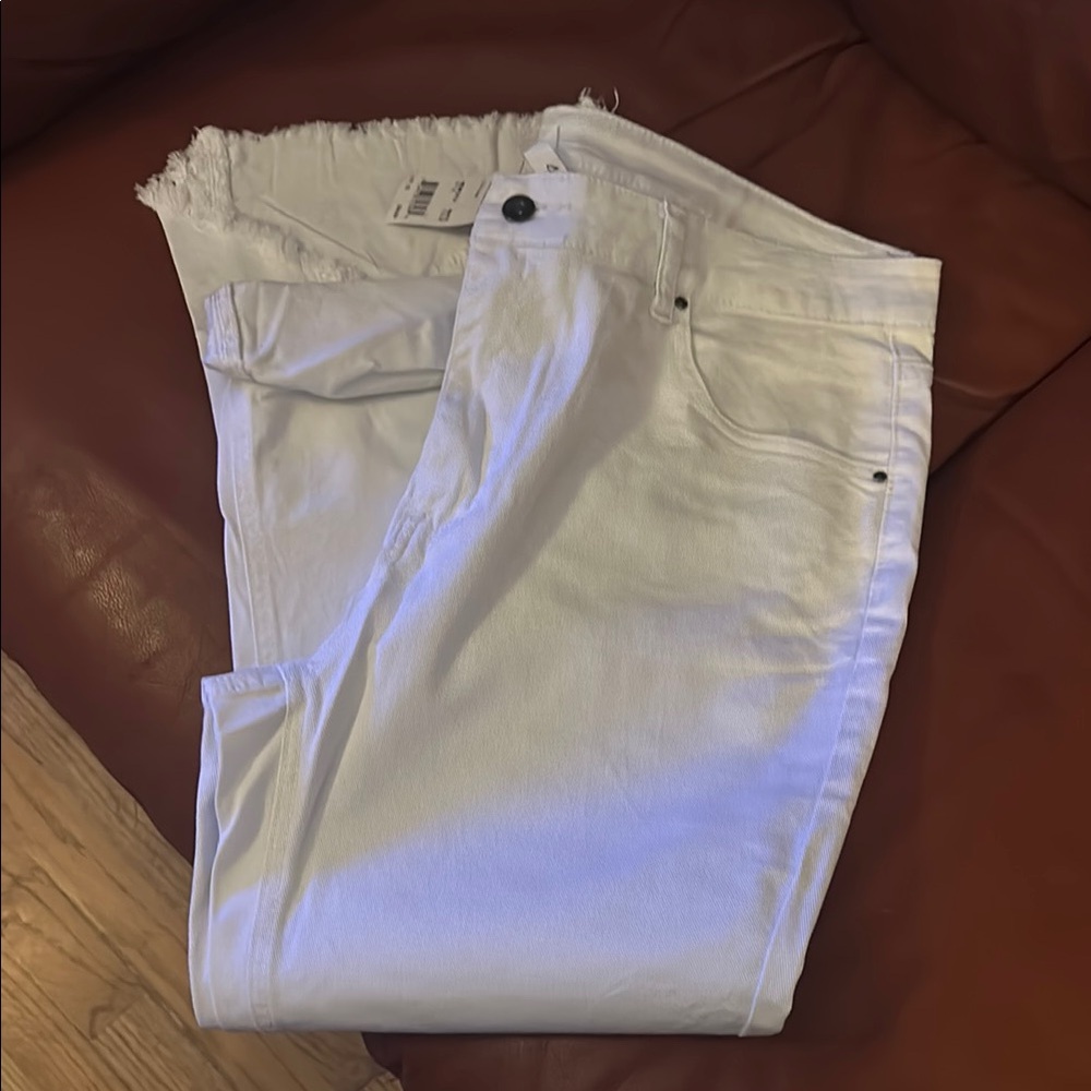 NY Collection White Ankle Cropped Jeans